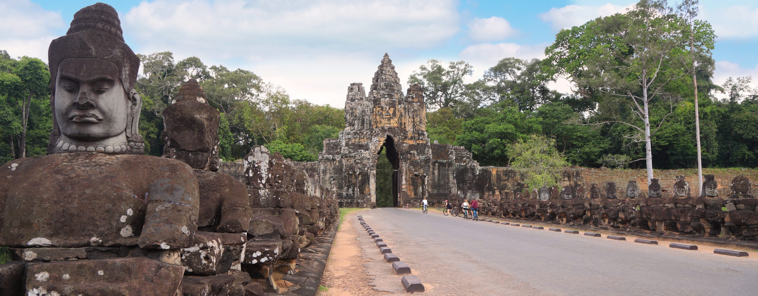 Krong Siem Reap Tonle Om South Gate Bridge, Cambodia