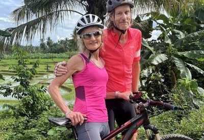 5 star review from Lynne and Andy , Manchester, England, UK