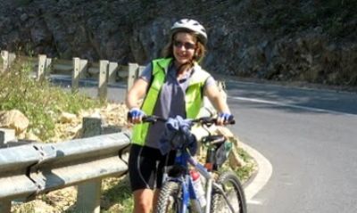 5 star review from Nicola Hardie, Paris, France